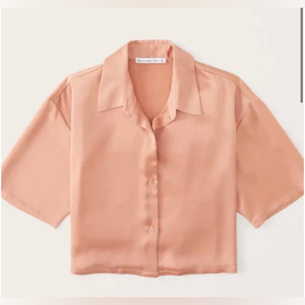 NWT Abercrombie short sleeve satin blouse